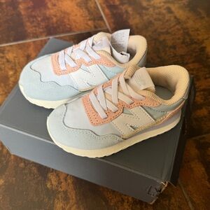New Balance Toddler 237 sneakers Pastel Blue & Pink Size 7 NEW Never worn NIB